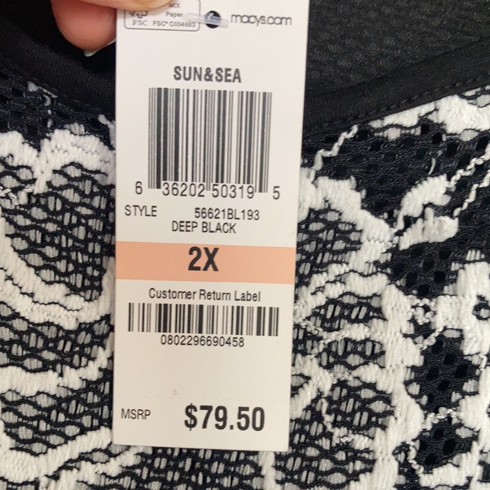 Inc sleeveless top with floral embroidered design size 2X - Picture 8 of 17